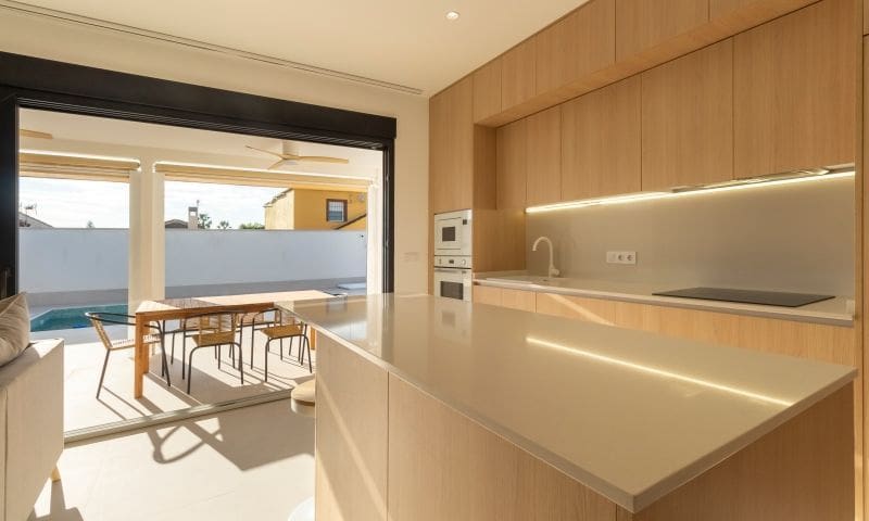 3 soveværelse Villa til salg i La Siesta med swimmingpool - € 499.000 (Ref: 8741677)