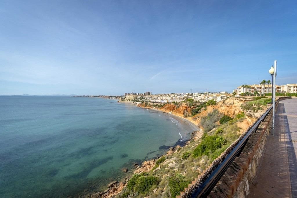 4 sypialnia Penthouse na sprzedaż w Cabo Roig z basenem - 395 000 € (Ref: 8748138)
