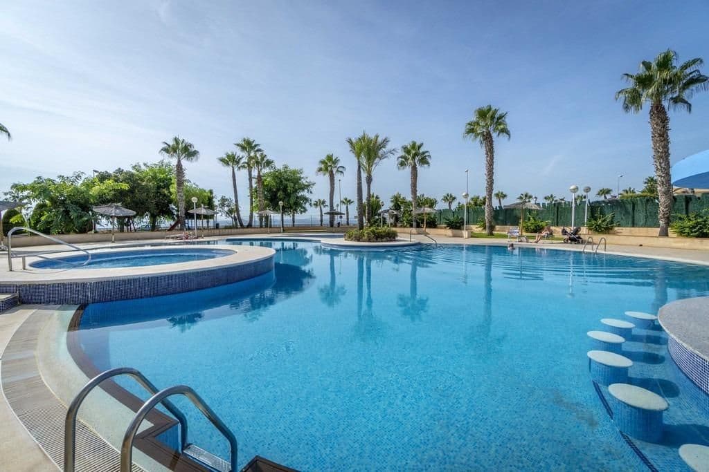 4 sypialnia Penthouse na sprzedaż w Cabo Roig z basenem - 395 000 € (Ref: 8748138)