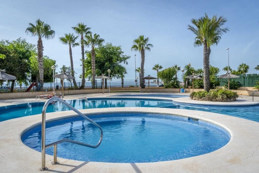 4 sypialnia Penthouse na sprzedaż w Cabo Roig z basenem - 395 000 € (Ref: 8748138)