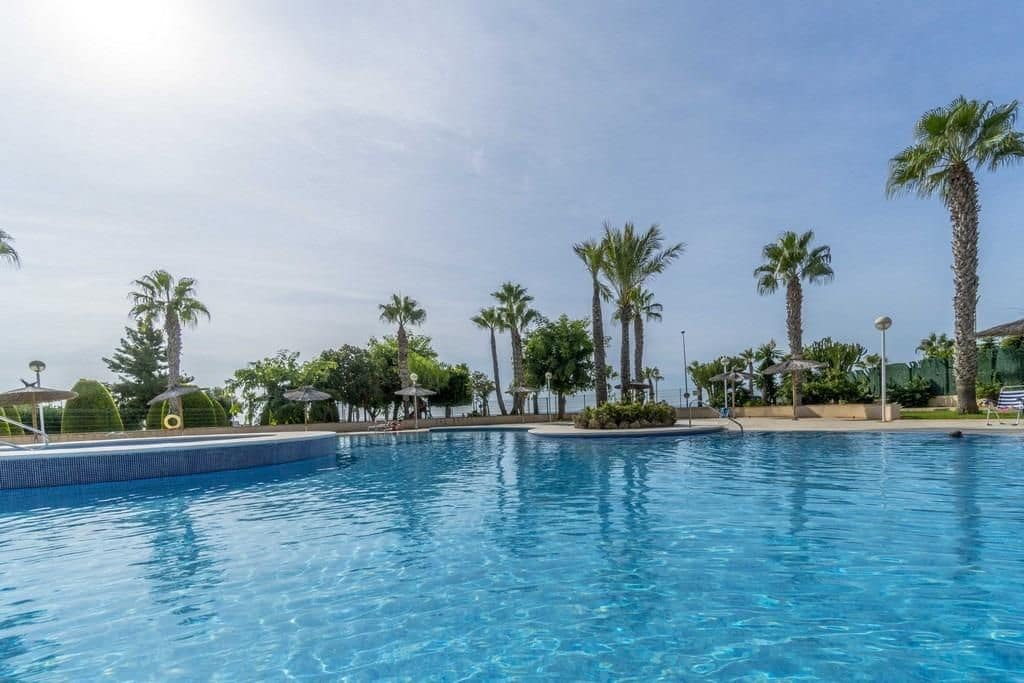 4 sypialnia Penthouse na sprzedaż w Cabo Roig z basenem - 395 000 € (Ref: 8748138)