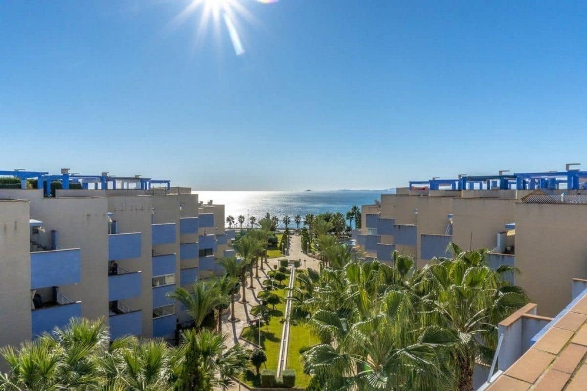 4 sypialnia Penthouse na sprzedaż w Cabo Roig z basenem - 395 000 € (Ref: 8748138)