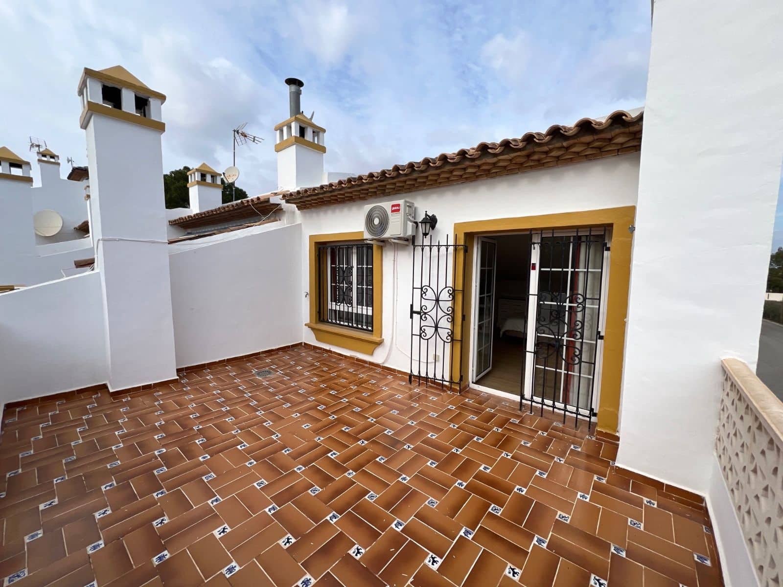 3 soveværelse Semi-Rækkehus til salg i Los Dolses med swimmingpool - € 299.500 (Ref: 8751093)