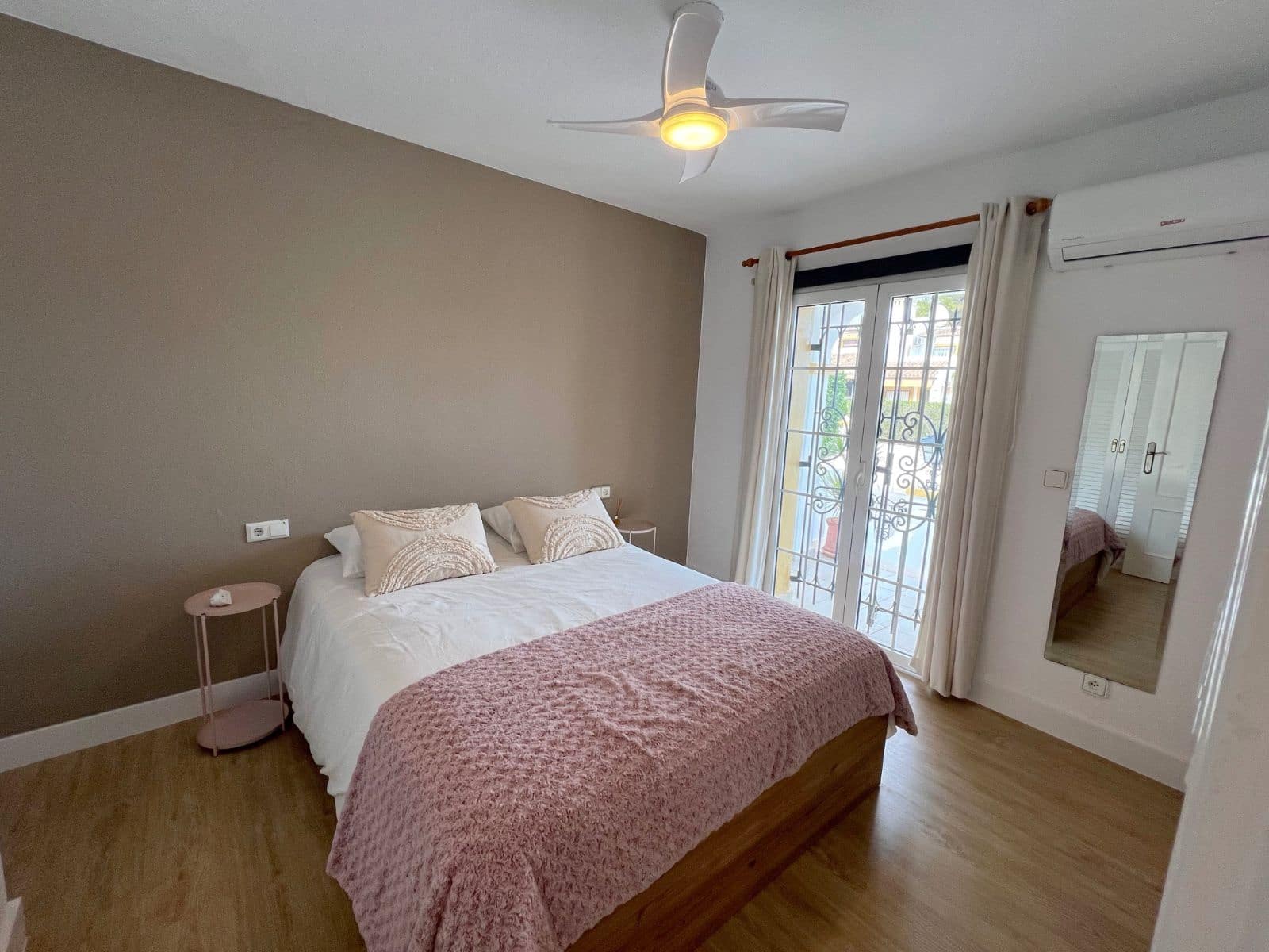 3 soveværelse Semi-Rækkehus til salg i Los Dolses med swimmingpool - € 299.500 (Ref: 8751093)