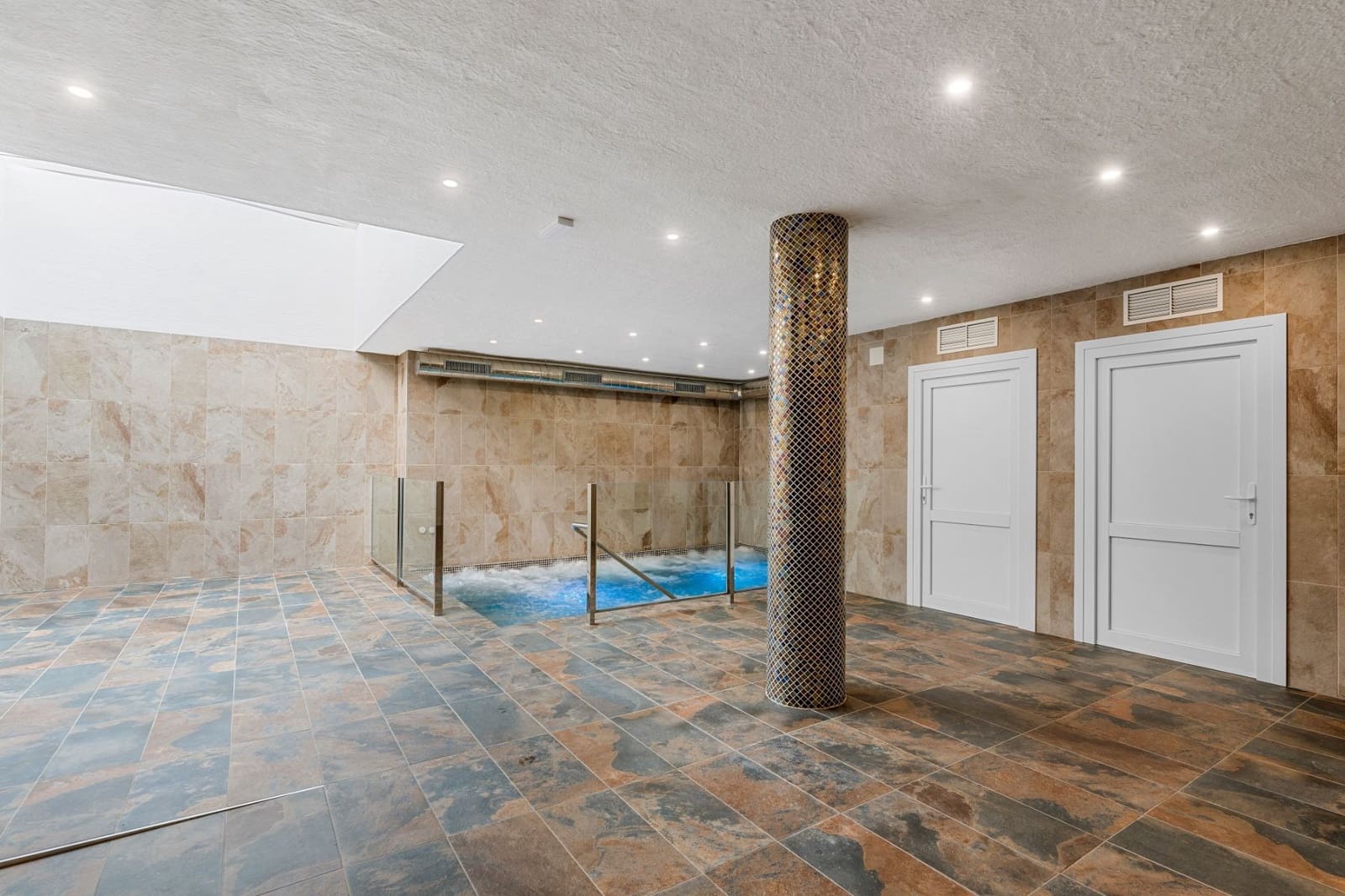 2 bedroom Apartment for sale in El Raso with pool garage - € 309,000 (Ref: 8751094)