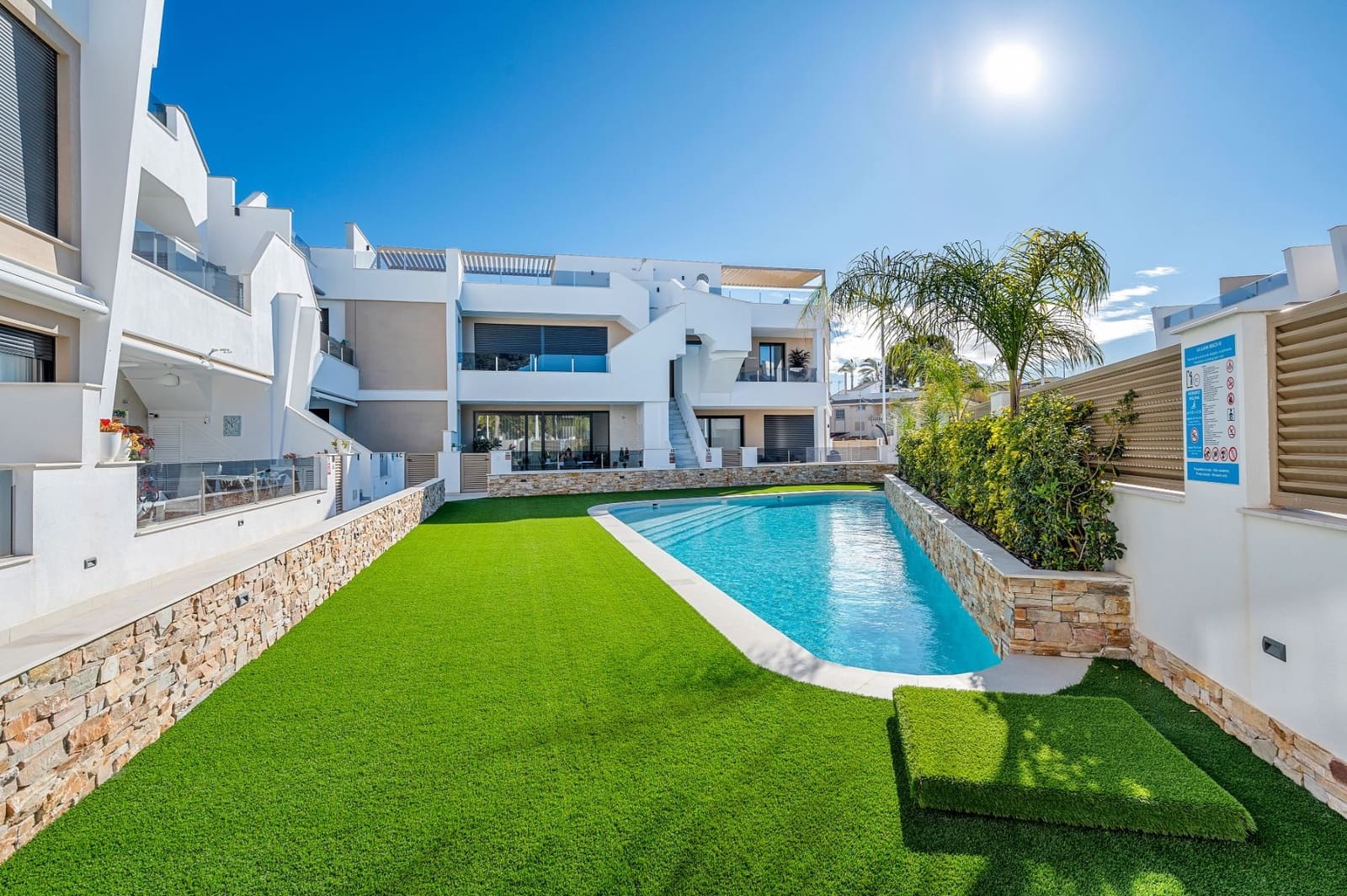 2 soveværelse Lejlighed til salg i San Pedro del Pinatar med swimmingpool garage - € 249.000 (Ref: 8780187)