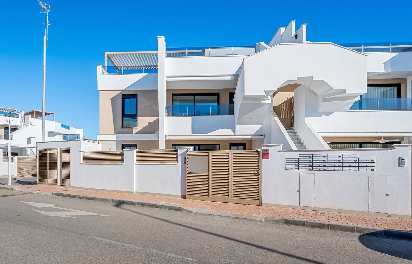 2 soveværelse Lejlighed til salg i San Pedro del Pinatar med swimmingpool garage - € 249.000 (Ref: 8780187)