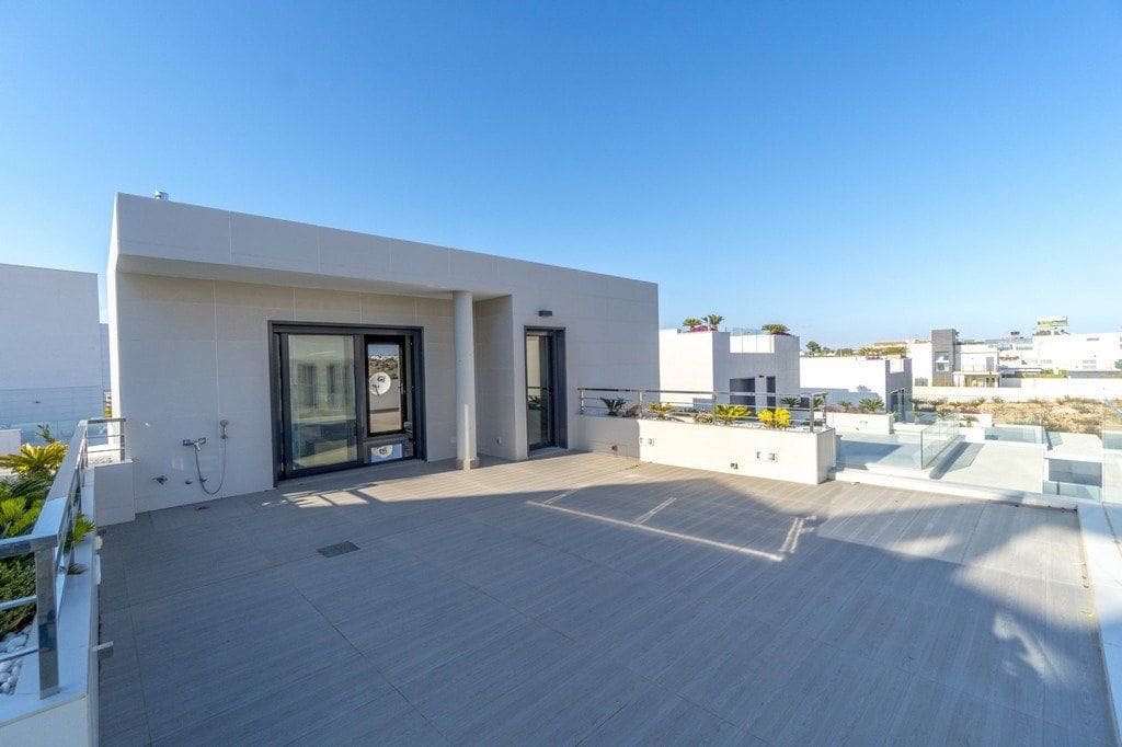 3 bedroom Villa for sale in Campoamor with pool - € 1,100,000 (Ref: 8809857)