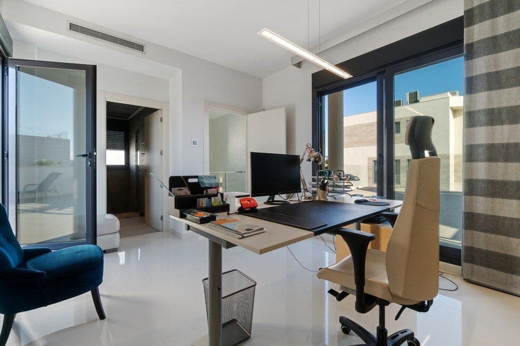 3 bedroom Villa for sale in Campoamor with pool - € 1,100,000 (Ref: 8809857)