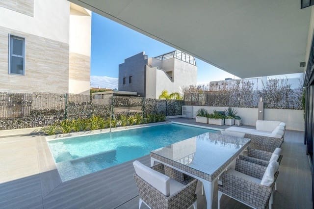 3 bedroom Villa for sale in Campoamor, Orihuela with pool - € 1,100,000 (Ref: 8809857)