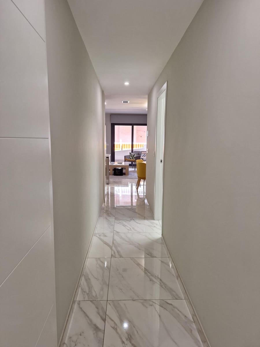 Apartamento de 1 habitación en Torrevieja en venta con piscina garaje - 239.000 € (Ref: 8836671)