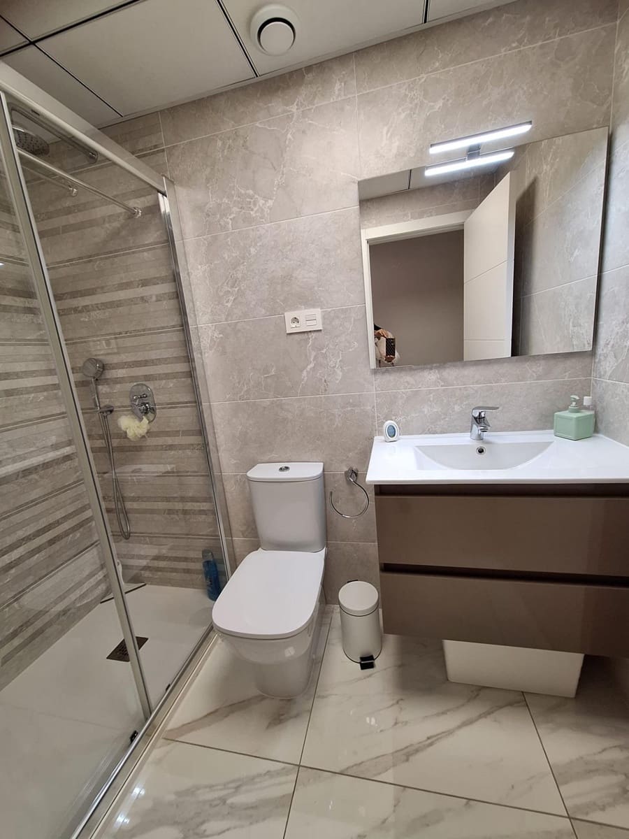 Apartamento de 1 habitación en Torrevieja en venta con piscina garaje - 239.000 € (Ref: 8836671)