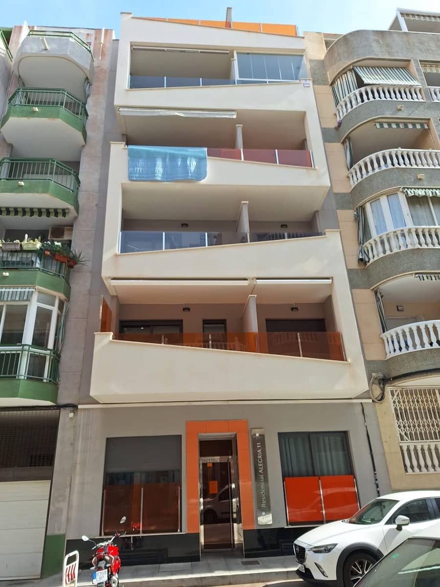 Apartamento de 1 habitación en Torrevieja en venta con piscina garaje - 239.000 € (Ref: 8836671)