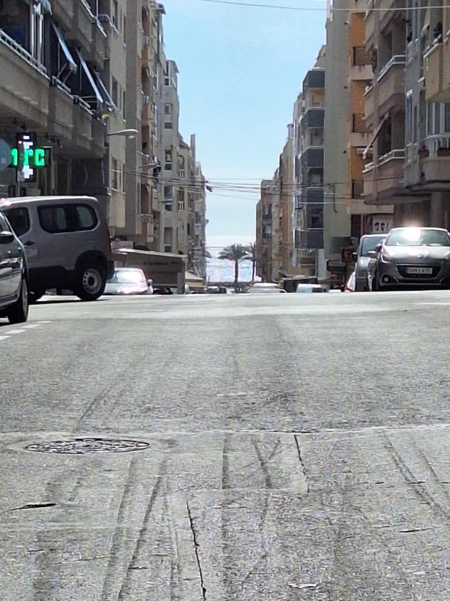 Apartamento de 1 habitación en Torrevieja en venta con piscina garaje - 239.000 € (Ref: 8836671)