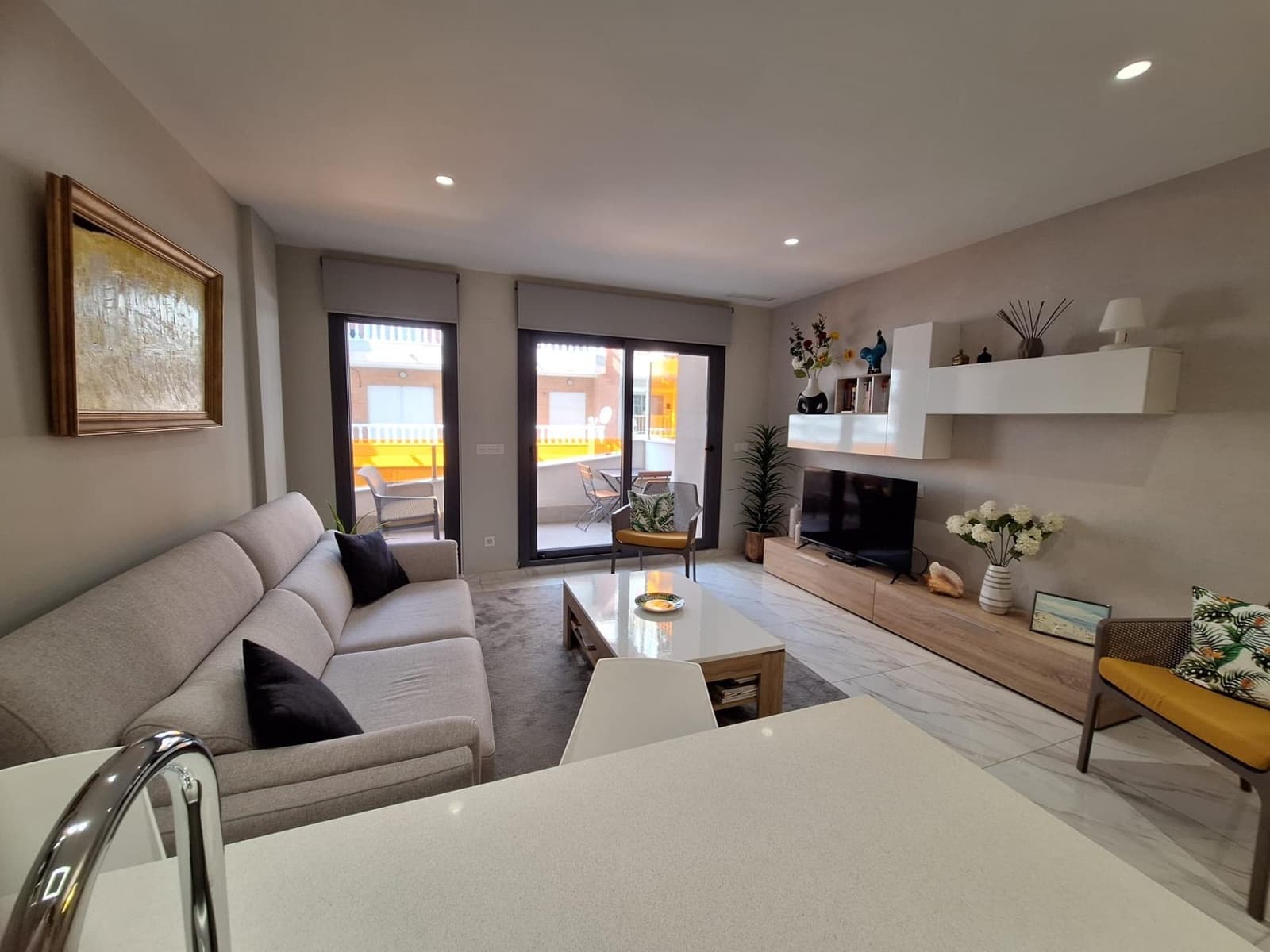 Apartamento de 1 habitación en Torrevieja en venta con piscina garaje - 239.000 € (Ref: 8836671)