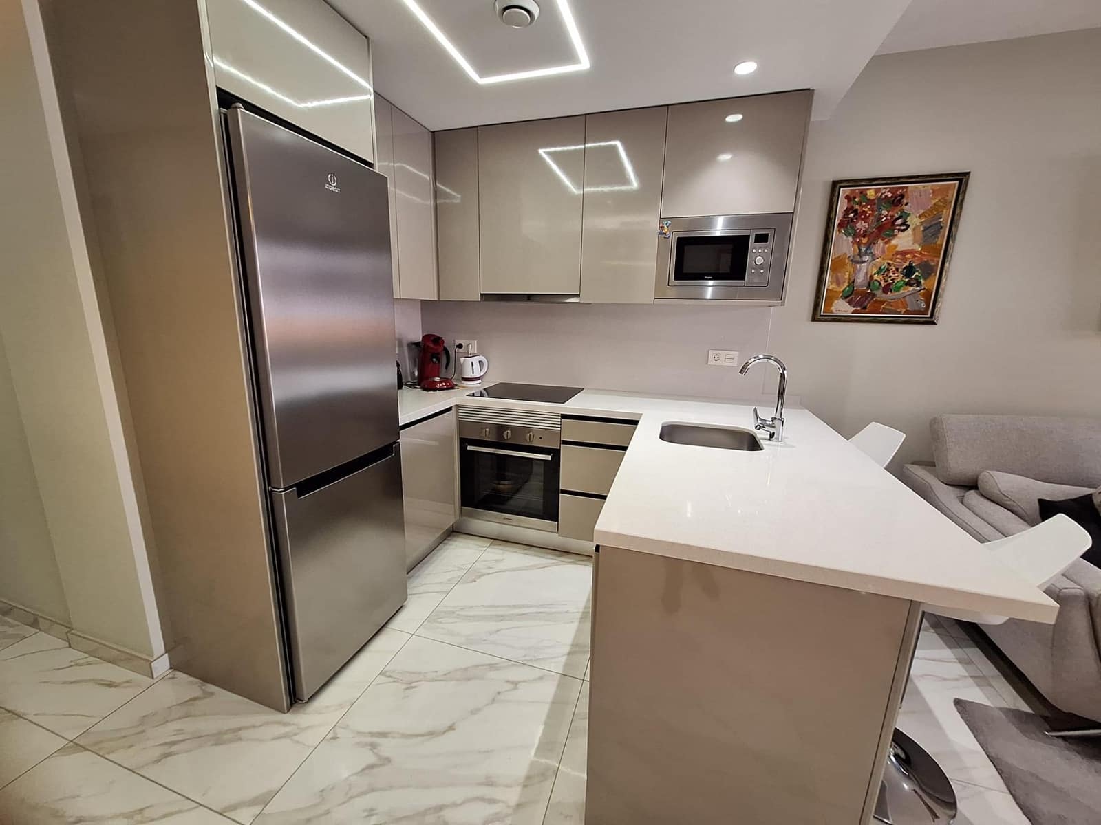 Apartamento de 1 habitación en Torrevieja en venta con piscina garaje - 239.000 € (Ref: 8836671)