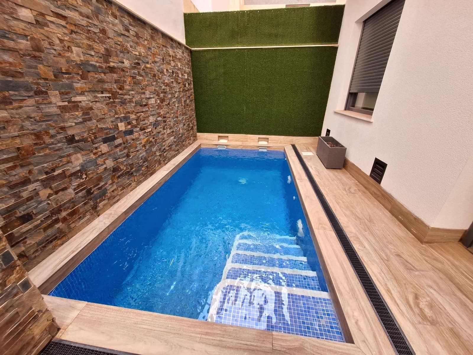 Apartamento de 1 habitación en Torrevieja en venta con piscina garaje - 239.000 € (Ref: 8836671)