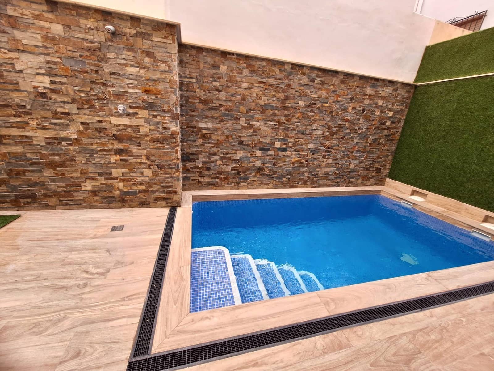 Apartamento de 1 habitación en Torrevieja en venta con piscina garaje - 239.000 € (Ref: 8836671)
