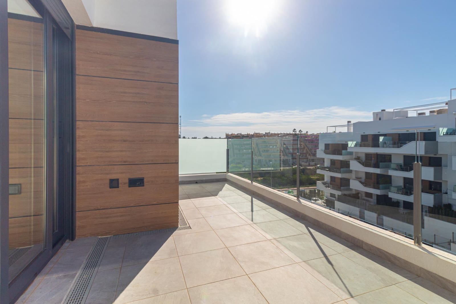 2 soveværelse Penthouse til salg i Filipinas med swimmingpool garage - € 299.000 (Ref: 8847741)