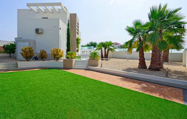 3 makuuhuone Huvila myytävänä paikassa Ciudad Quesada, Rojales mukana uima-altaan - 699 900 € (Ref: 8851611)