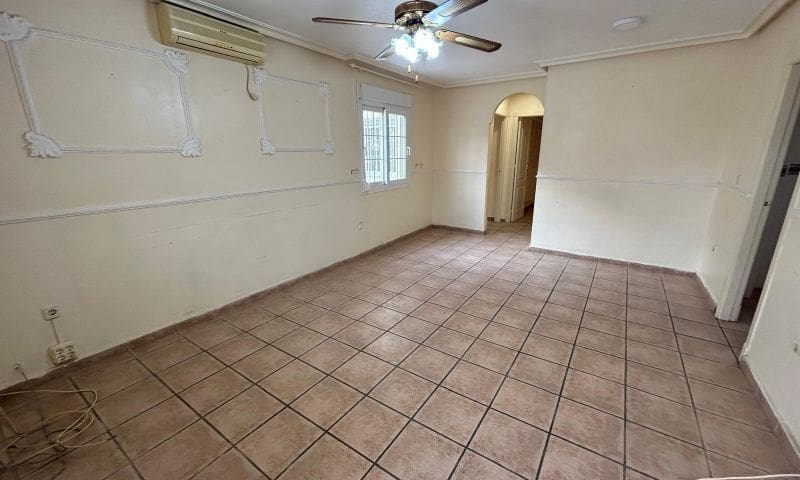 2 sypialnia Bungalow na sprzedaż w Torrevieja z basenem - 165 000 € (Ref: 8854971)