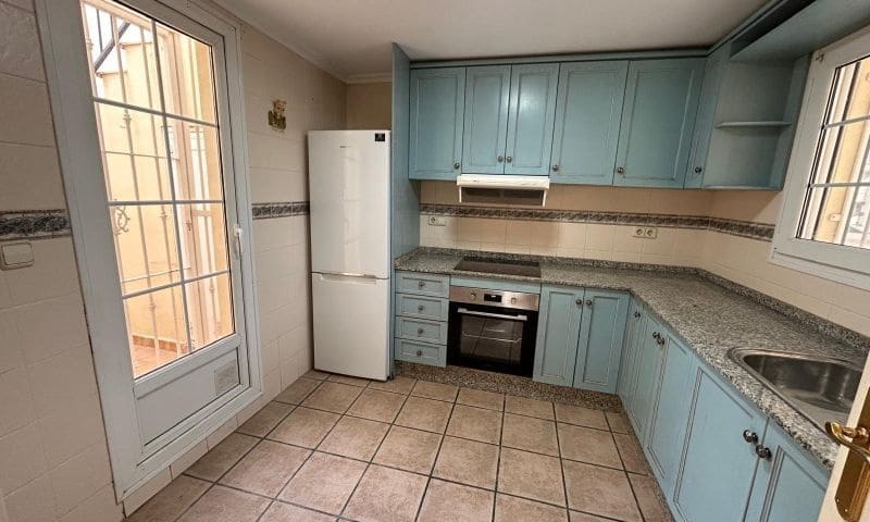 2 sypialnia Bungalow na sprzedaż w Torrevieja z basenem - 165 000 € (Ref: 8854971)