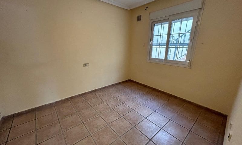 2 sypialnia Bungalow na sprzedaż w Torrevieja z basenem - 165 000 € (Ref: 8854971)