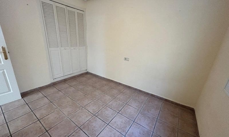 2 sypialnia Bungalow na sprzedaż w Torrevieja z basenem - 165 000 € (Ref: 8854971)