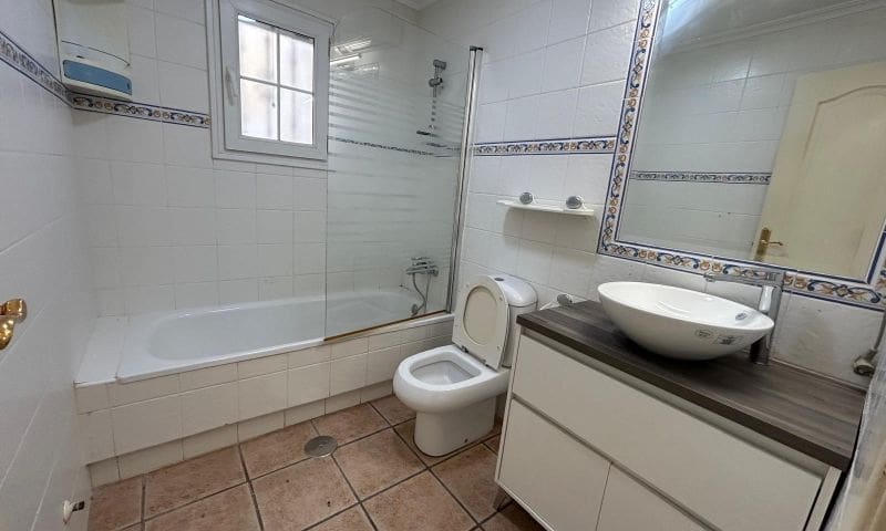 2 sypialnia Bungalow na sprzedaż w Torrevieja z basenem - 165 000 € (Ref: 8854971)