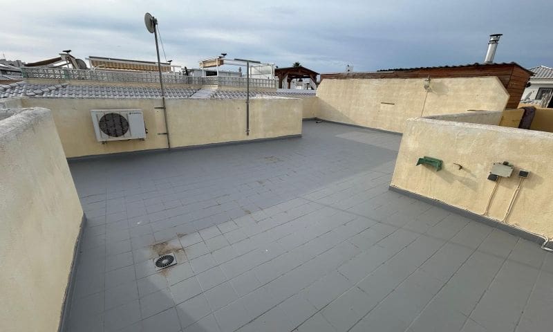 2 sypialnia Bungalow na sprzedaż w Torrevieja z basenem - 165 000 € (Ref: 8854971)