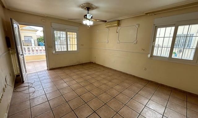 2 sypialnia Bungalow na sprzedaż w Centro, Torrevieja z basenem - 165 000 € (Ref: 8854971)