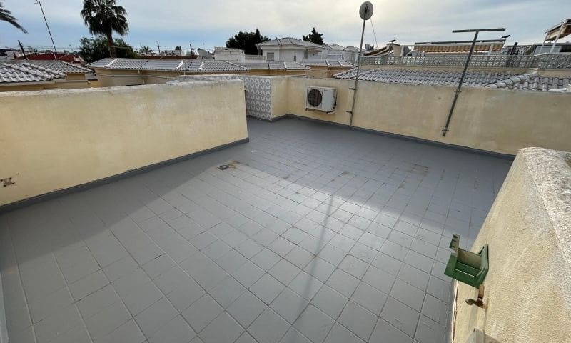 2 sypialnia Bungalow na sprzedaż w Torrevieja z basenem - 165 000 € (Ref: 8854971)