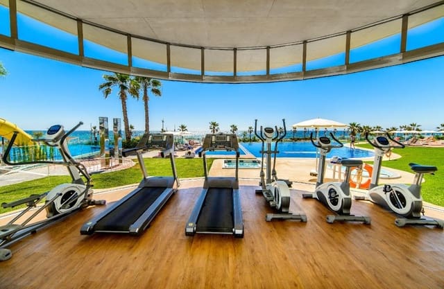 Apartamento de 2 habitaciones en Punta Prima, Torrevieja en venta con piscina garaje - 389.000 € (Ref: 8857402)