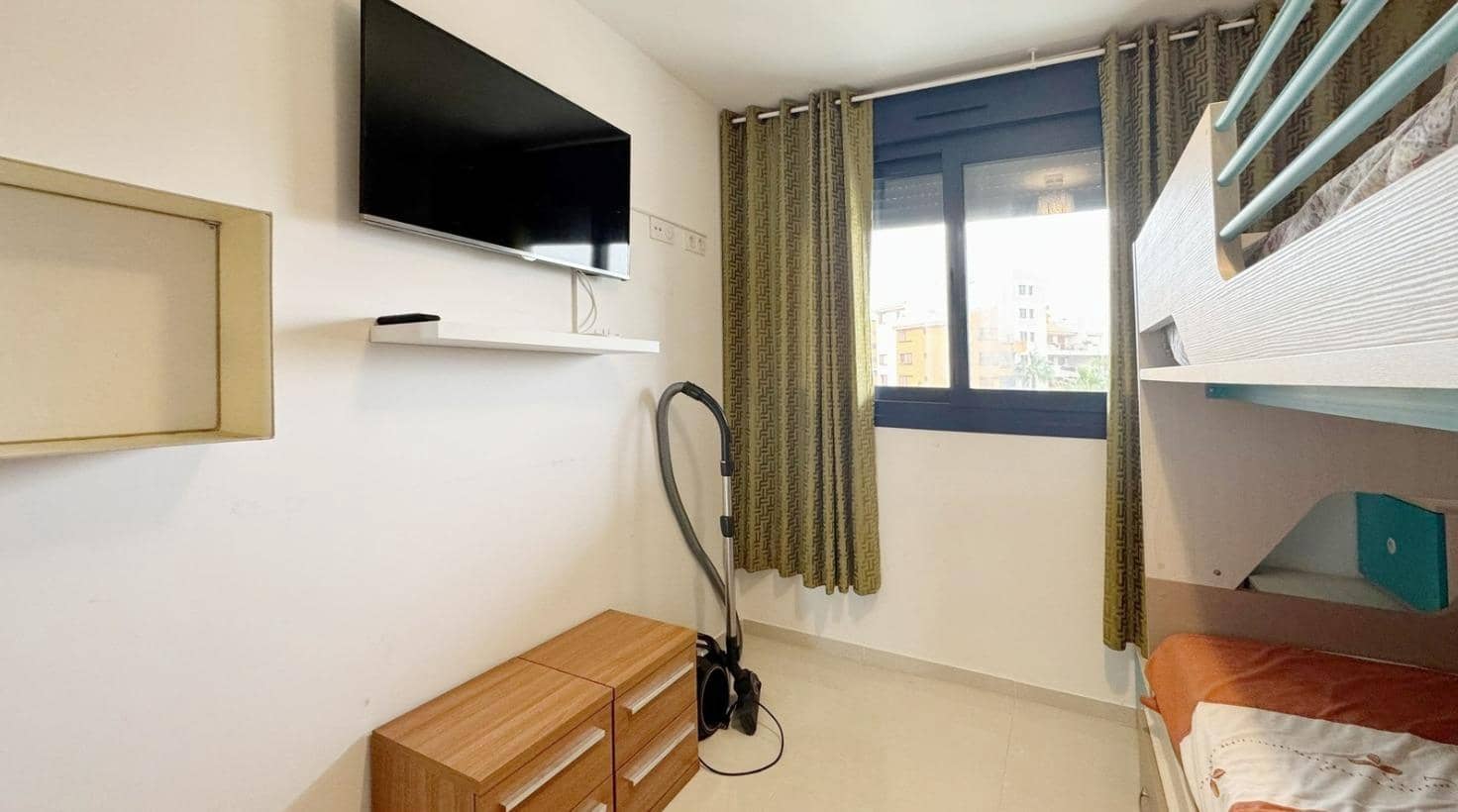 Apartamento de 2 habitaciones en Punta Prima en venta con piscina garaje - 389.000 € (Ref: 8857402)