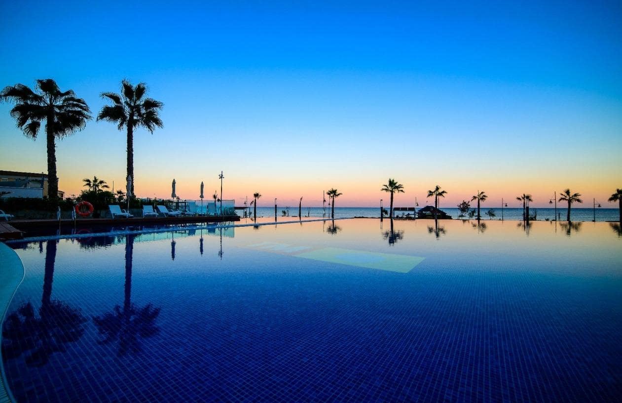 Apartamento de 2 habitaciones en Punta Prima en venta con piscina garaje - 389.000 € (Ref: 8857402)