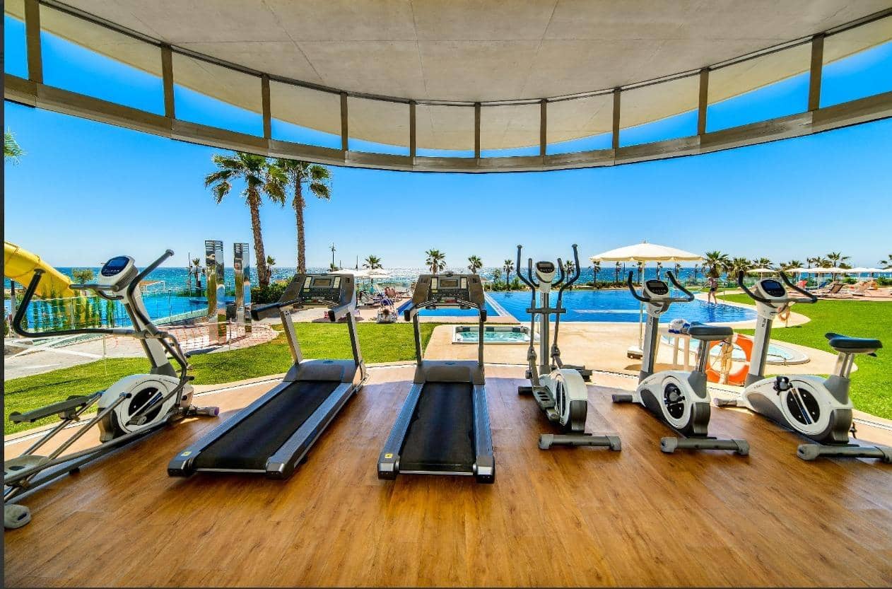 Apartamento de 2 habitaciones en Punta Prima en venta con piscina garaje - 389.000 € (Ref: 8857402)