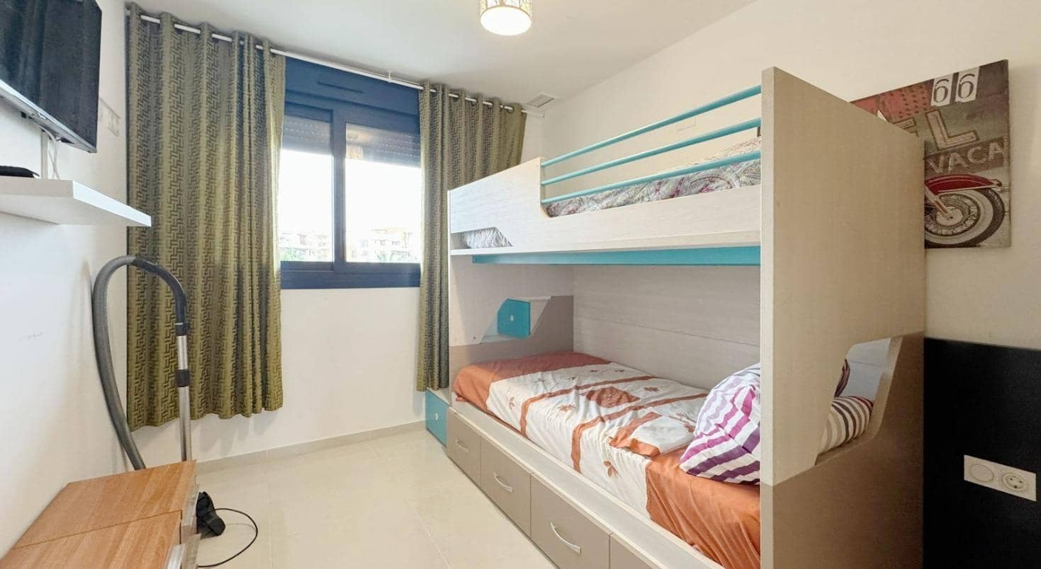 Apartamento de 2 habitaciones en Punta Prima en venta con piscina garaje - 389.000 € (Ref: 8857402)