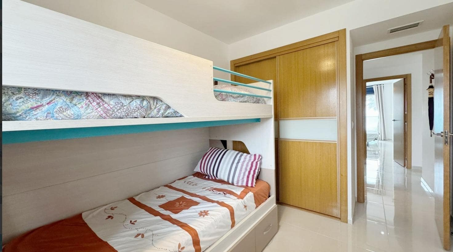 Apartamento de 2 habitaciones en Punta Prima en venta con piscina garaje - 389.000 € (Ref: 8857402)