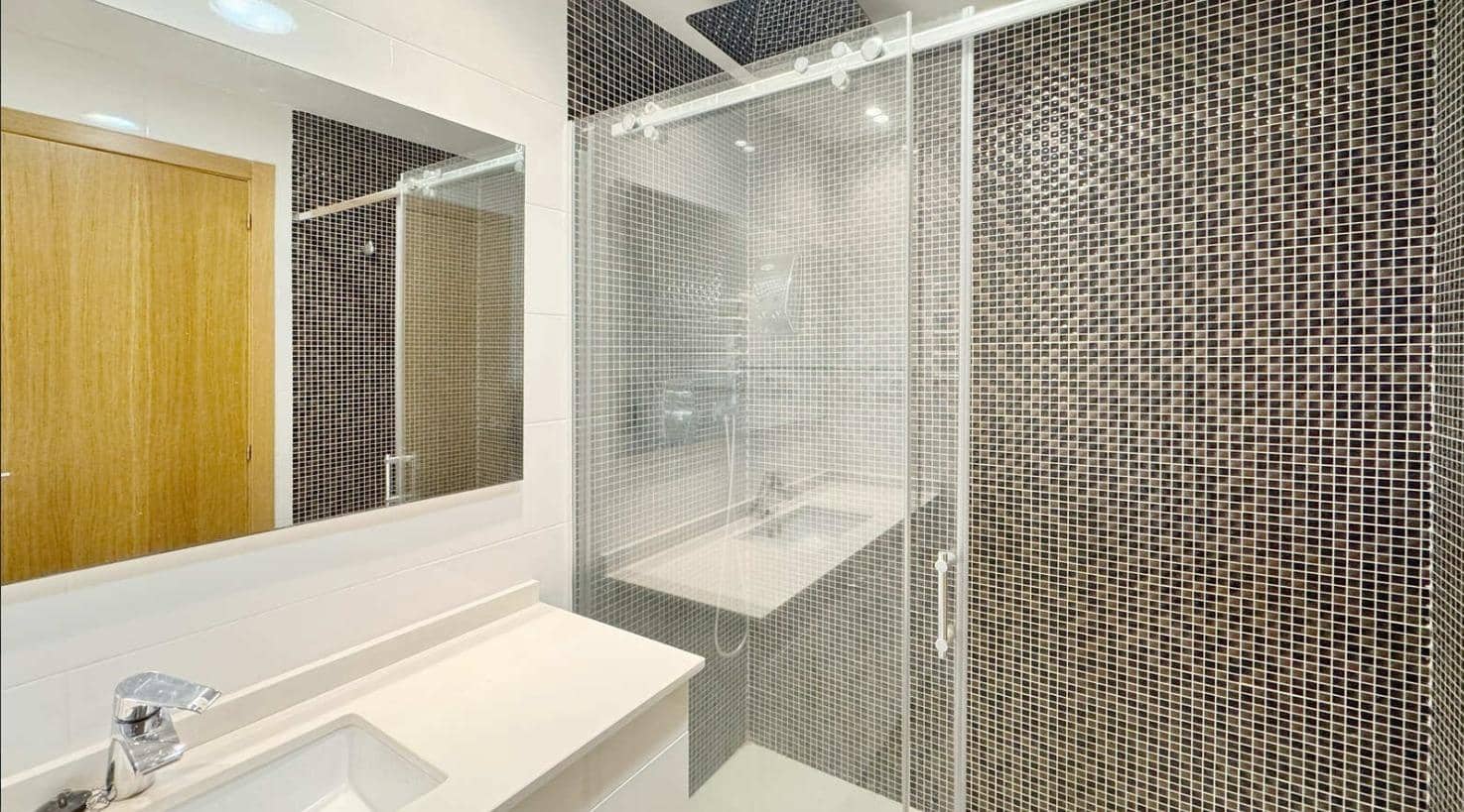 Apartamento de 2 habitaciones en Punta Prima en venta con piscina garaje - 389.000 € (Ref: 8857402)