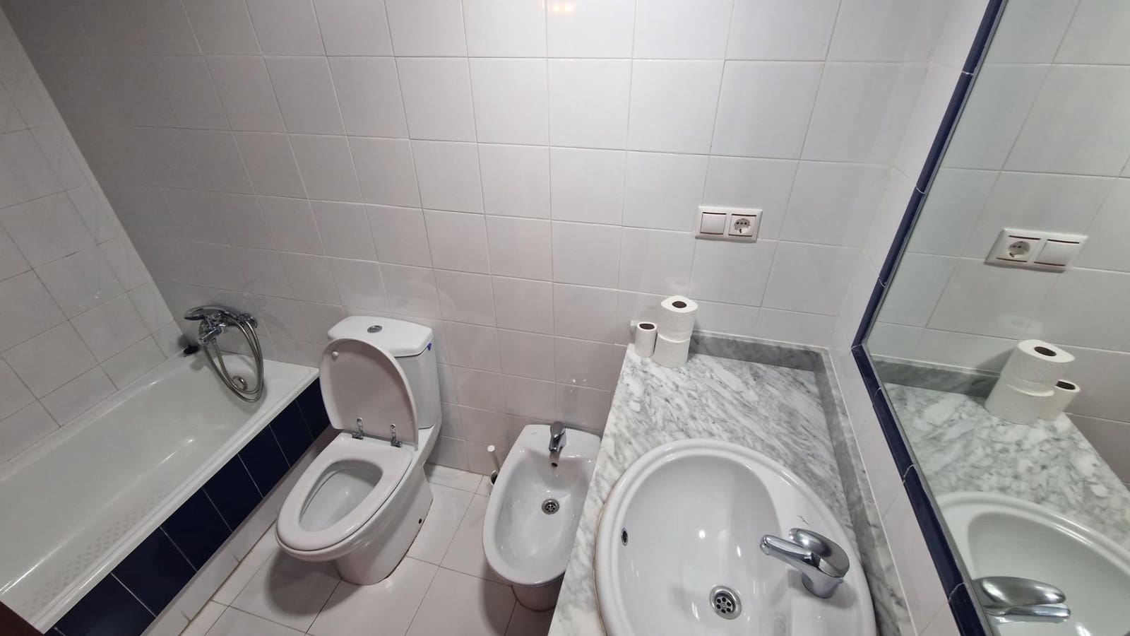 2 makuuhuone Huoneisto myytävänä paikassa Torrevieja mukana uima-altaan - 229 900 € (Ref: 8867336)