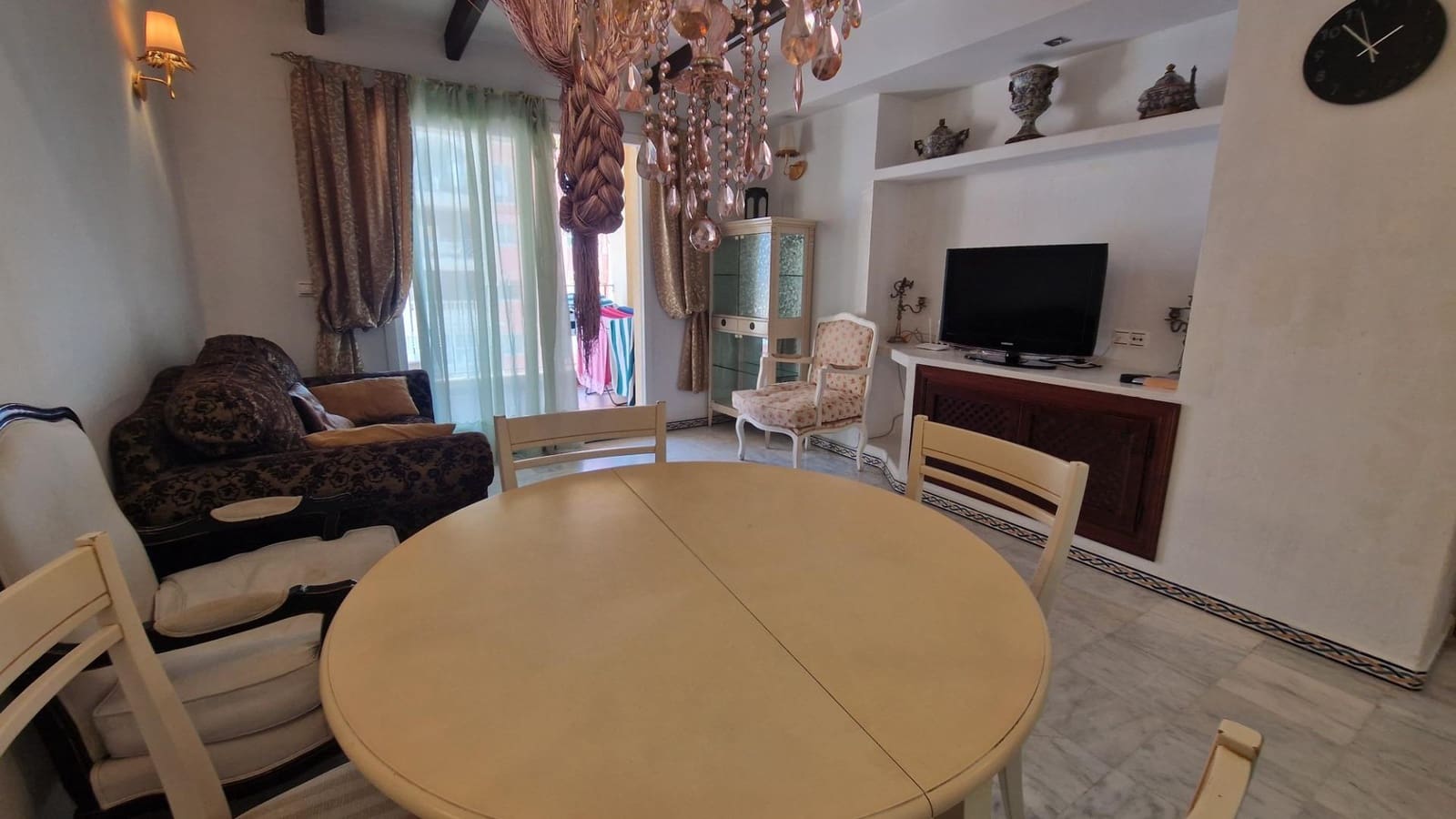 2 makuuhuone Huoneisto myytävänä paikassa Torrevieja mukana uima-altaan - 229 900 € (Ref: 8867336)