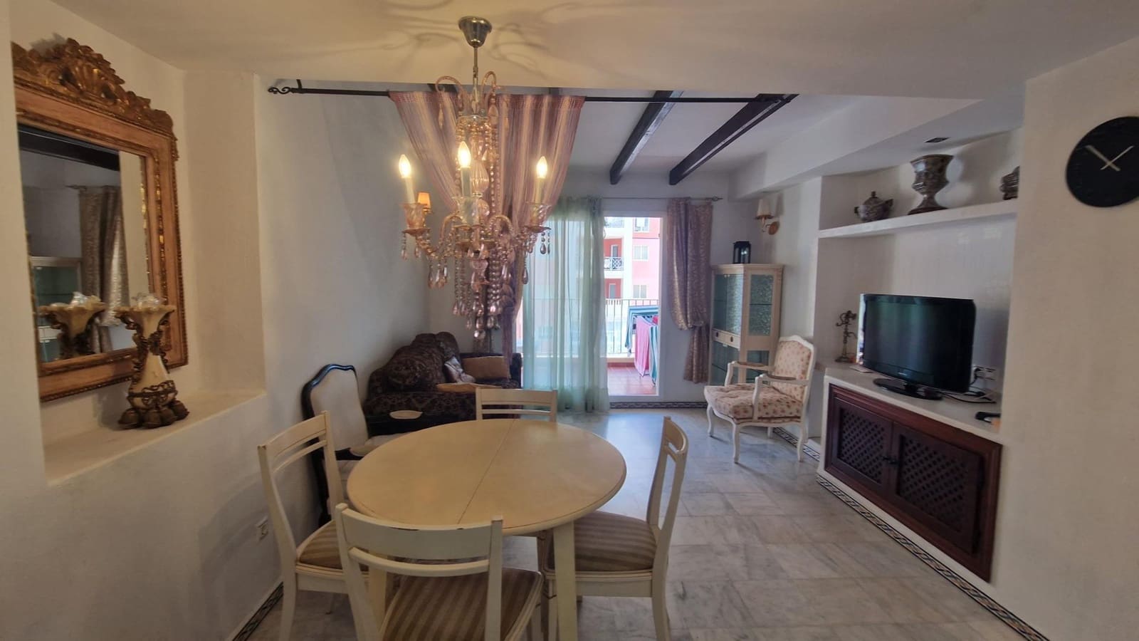 2 makuuhuone Huoneisto myytävänä paikassa Torrevieja mukana uima-altaan - 229 900 € (Ref: 8867336)