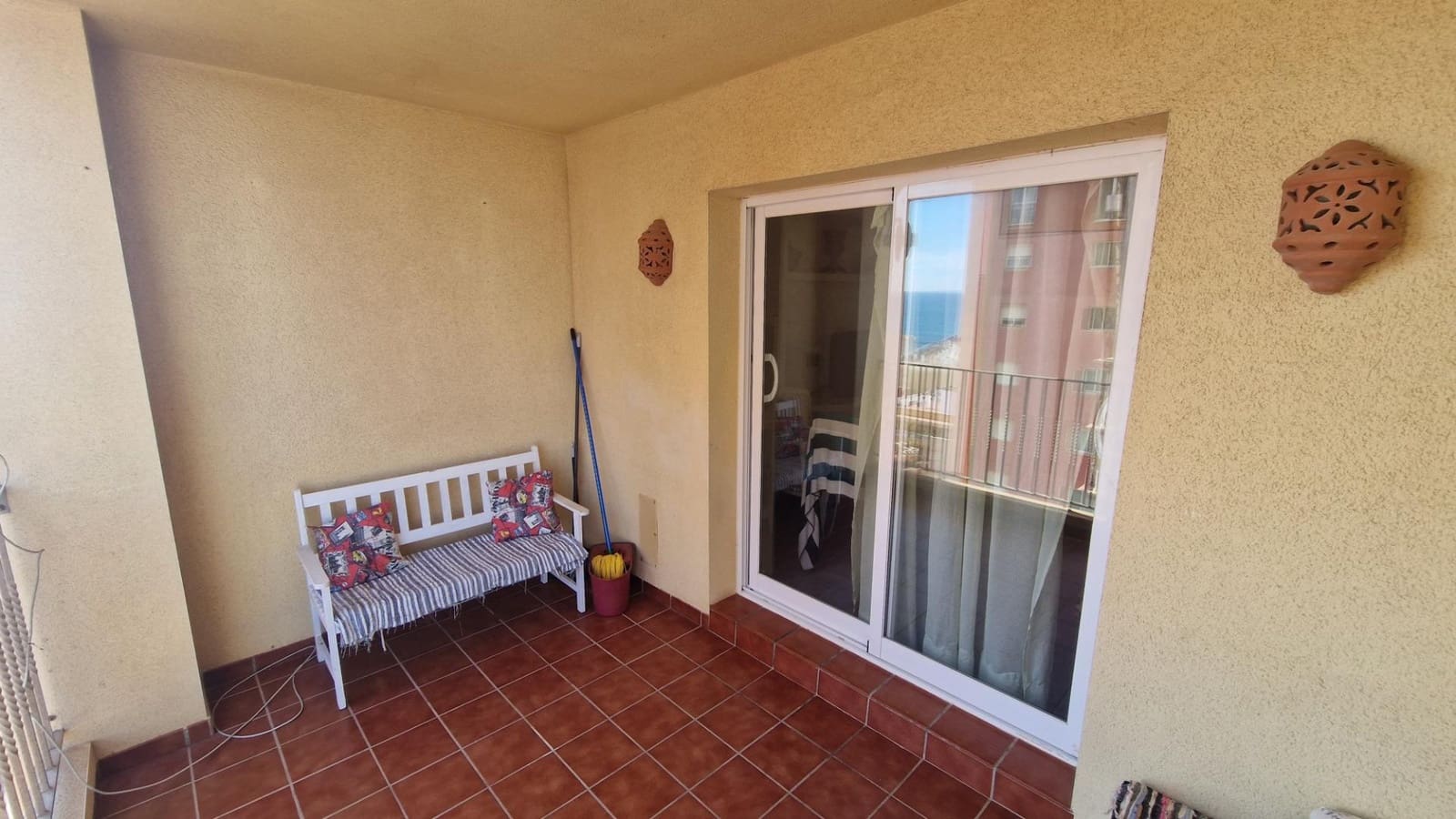 2 makuuhuone Huoneisto myytävänä paikassa Torrevieja mukana uima-altaan - 229 900 € (Ref: 8867336)