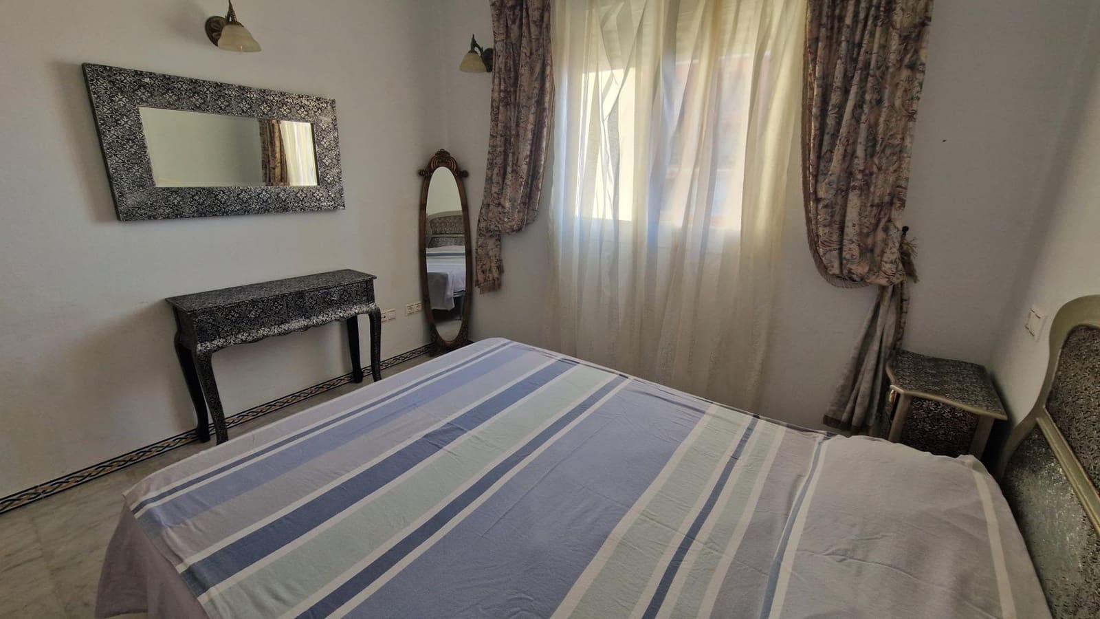 2 makuuhuone Huoneisto myytävänä paikassa Torrevieja mukana uima-altaan - 229 900 € (Ref: 8867336)