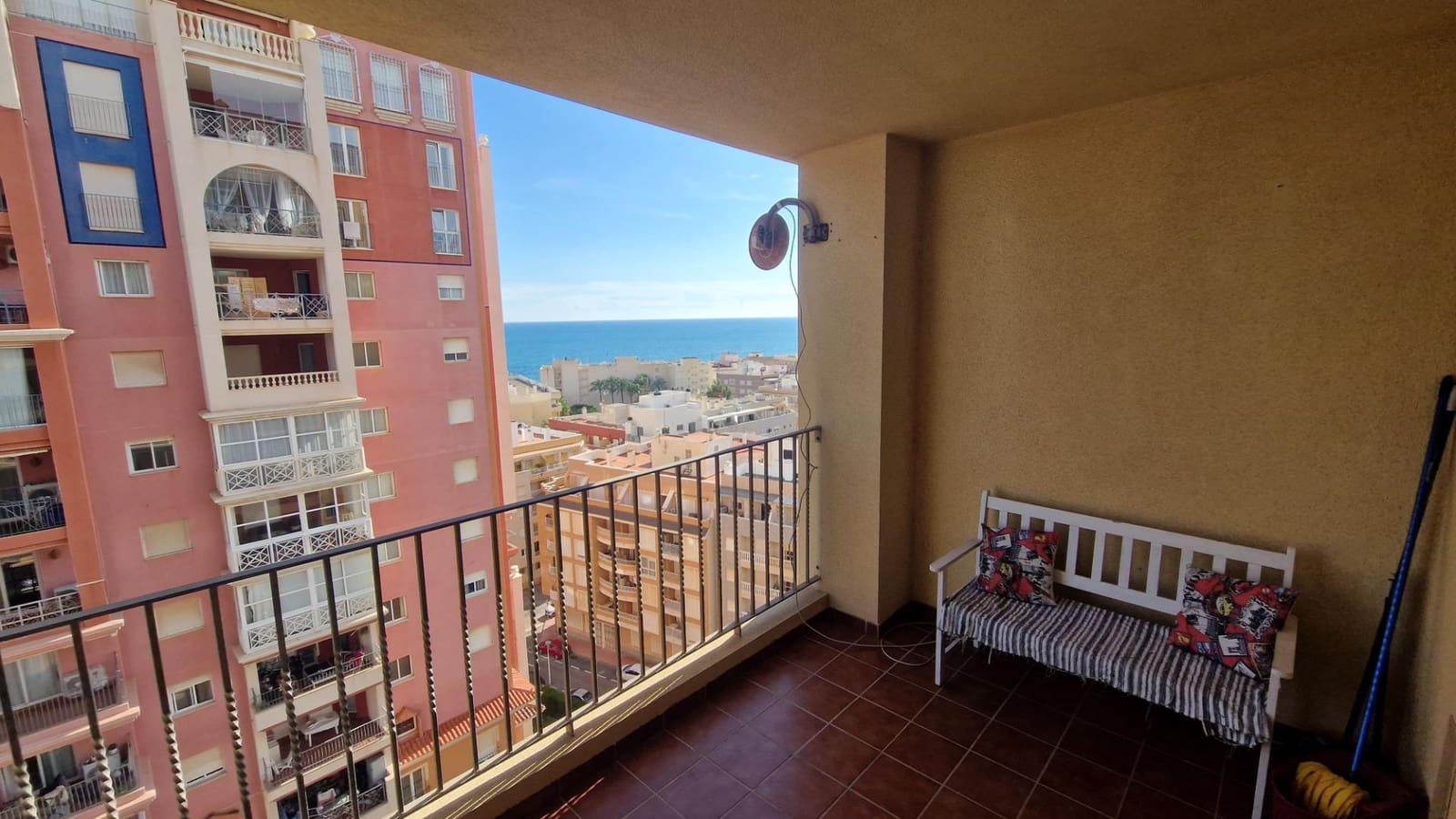 2 makuuhuone Huoneisto myytävänä paikassa Torrevieja mukana uima-altaan - 229 900 € (Ref: 8867336)