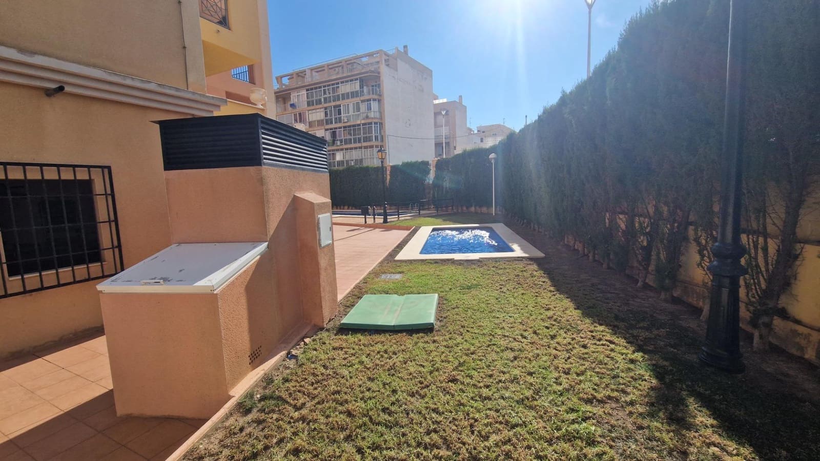 2 makuuhuone Huoneisto myytävänä paikassa Torrevieja mukana uima-altaan - 229 900 € (Ref: 8867336)