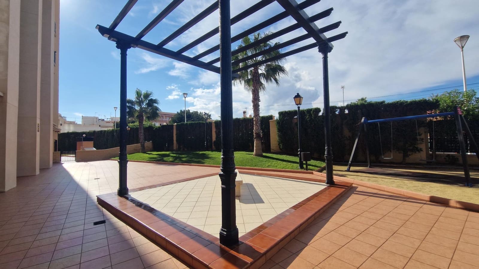 2 makuuhuone Huoneisto myytävänä paikassa Torrevieja mukana uima-altaan - 229 900 € (Ref: 8867336)