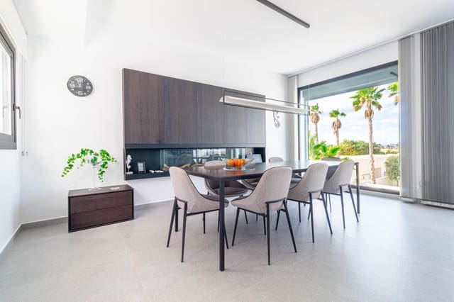 4 makuuhuone Huvila myytävänä paikassa San Fulgencio mukana uima-altaan 
autotalli - 985 000 € (Ref: 8869649)