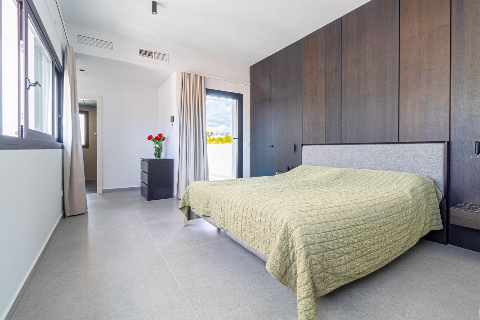 4 makuuhuone Huvila myytävänä paikassa San Fulgencio mukana uima-altaan 
autotalli - 985 000 € (Ref: 8869649)