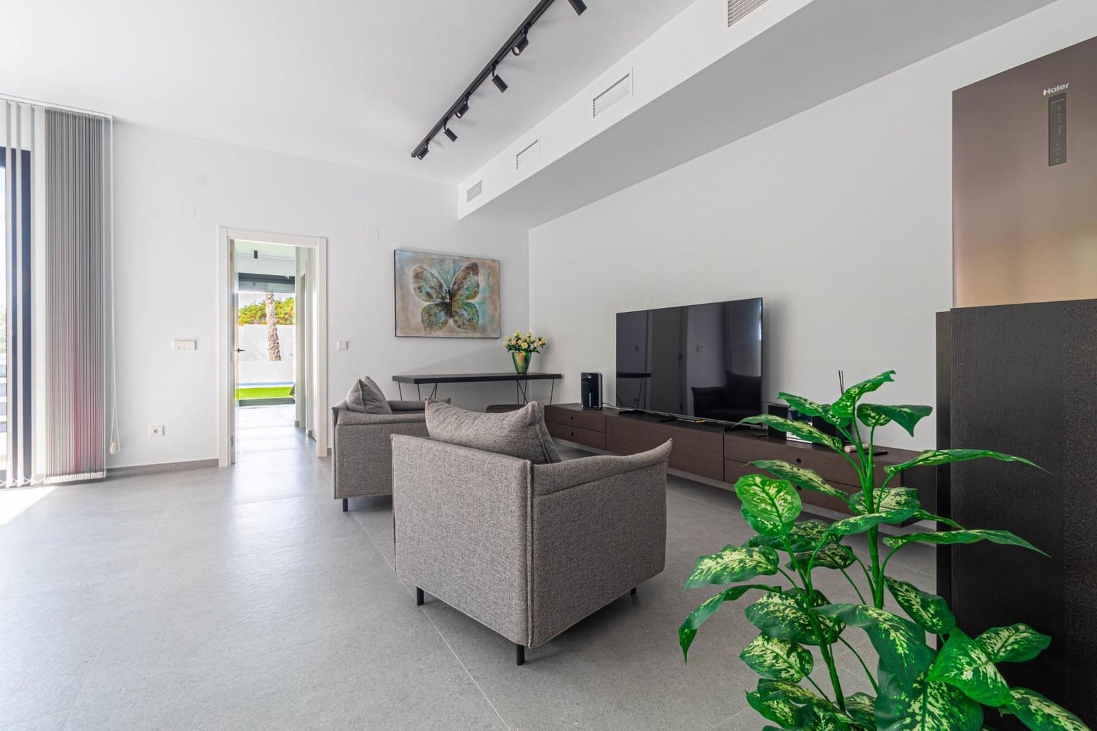 4 makuuhuone Huvila myytävänä paikassa San Fulgencio mukana uima-altaan 
autotalli - 985 000 € (Ref: 8869649)